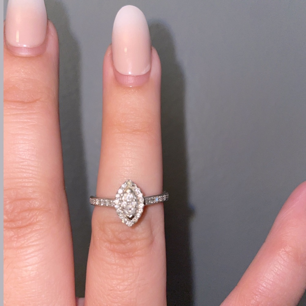 Size 7 MICHAEL HILL 14K white gold engagement ring with diamonds